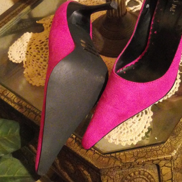 Shoes size 10 - Picture 2 of 4